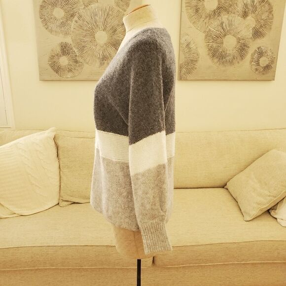 1.State Stripe V-Neck Tunic Sweater sz Medium - Picture 5 of 8